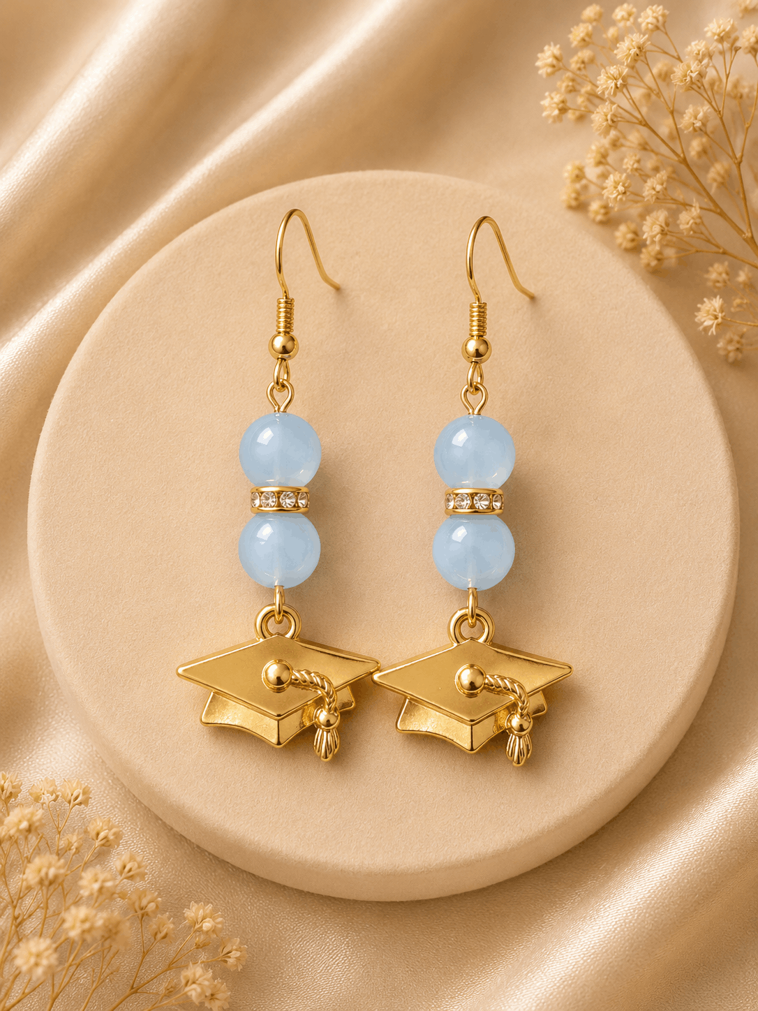 Light blue Jade graduation earrings in 18K