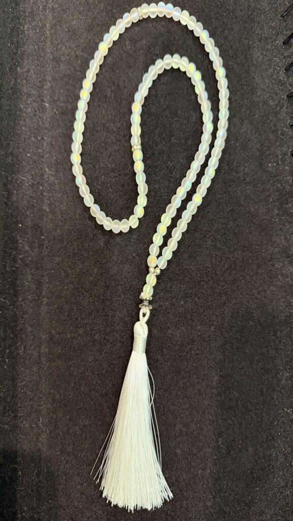 Mermaid-Aurora-Moonstone-6-mm-scaled